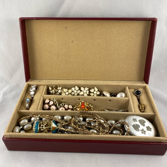 Jewelry Vintage Tapestry Jewelry Box With Assorted Costume Jewelry